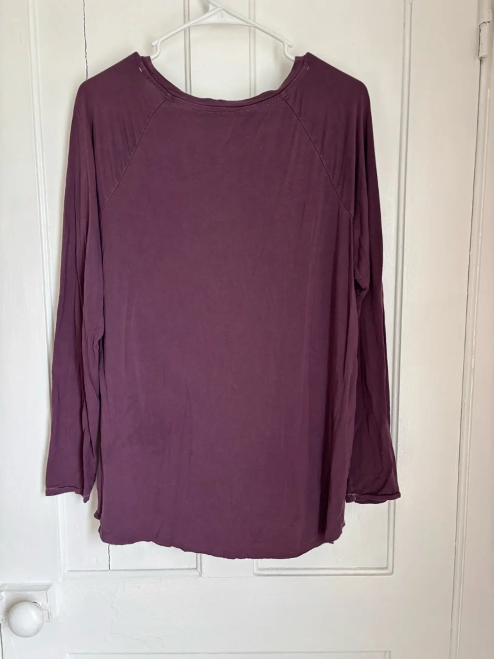 American Eagle Outfitters Long Sleeve Tee in Plum - Picture 3 of 3